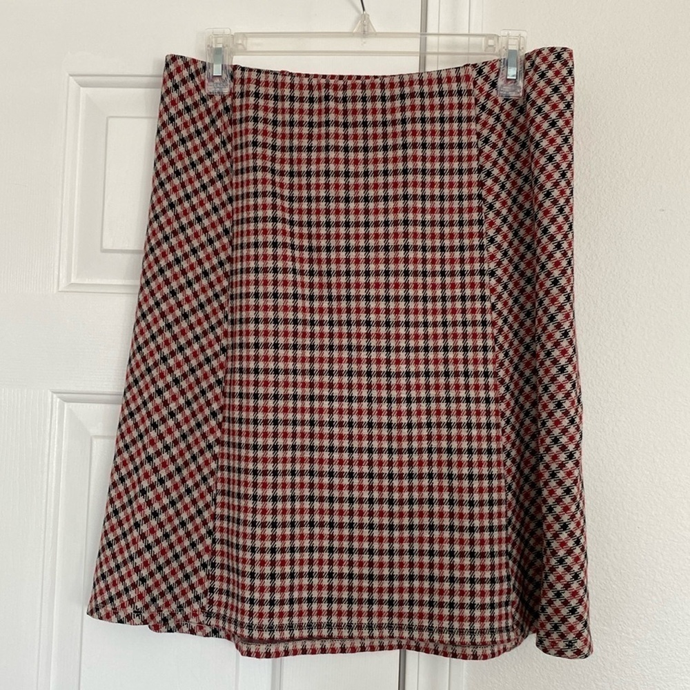 J. Jill houndstooth knee length skirt.